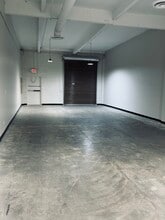 3525-3541 Valley View Blvd, Las Vegas, NV for lease Interior Photo- Image 2 of 6
