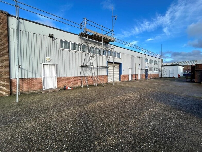 22-42 Freshwater Rd, Dagenham à vendre - Photo du bâtiment - Image 3 de 8