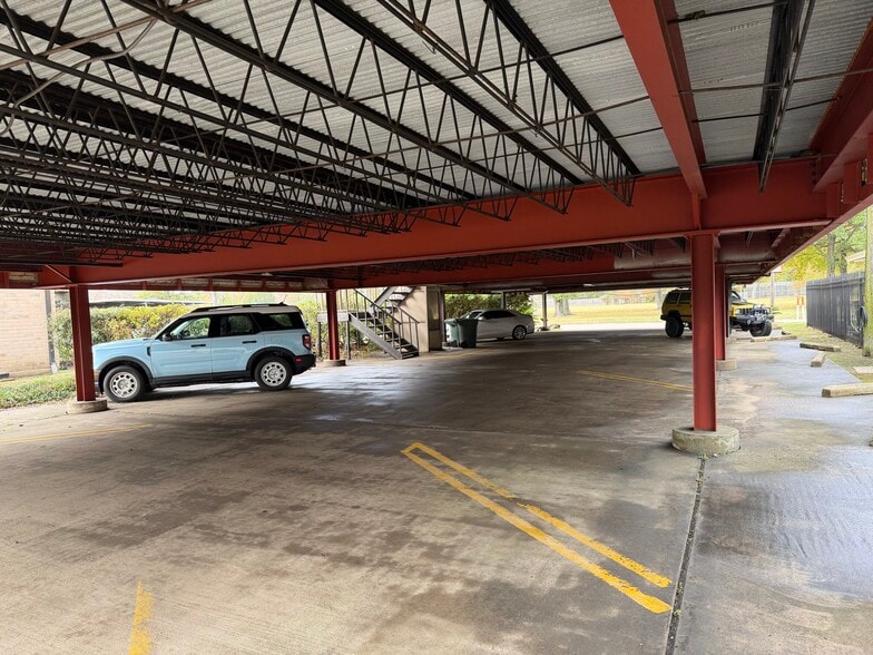 1102 Longfellow Dr, Beaumont, TX for lease - Building Photo - Image 2 of 8