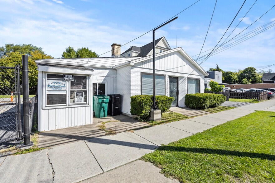 2314-2318 Niagara St, Niagara Falls, NY à louer - Photo du bâtiment - Image 2 de 20