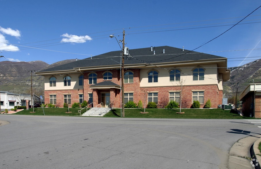 25 S Main St, Centerville, UT for lease - Primary Photo - Image 1 of 28