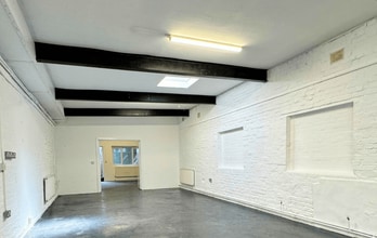 14 Falkland Rd, Barnet for lease Interior Photo- Image 1 of 1