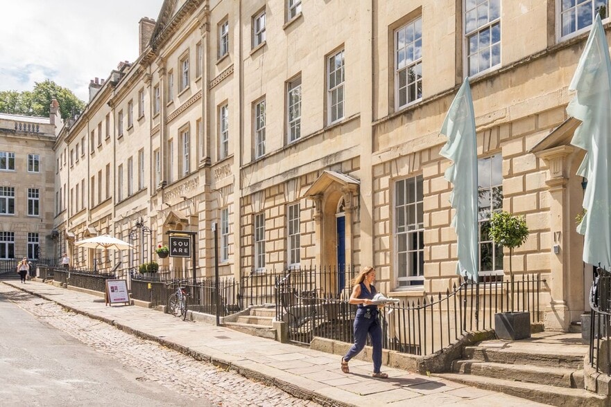 17-18 Berkeley Sq, Bristol for lease - Building Photo - Image 1 of 1