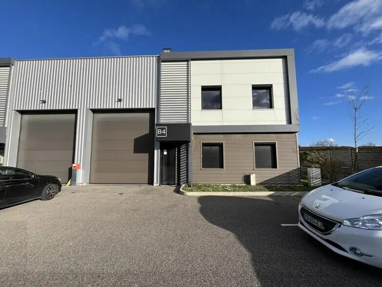 155 Route De Grenoble, Saint-Priest for lease - Building Photo - Image 1 of 22