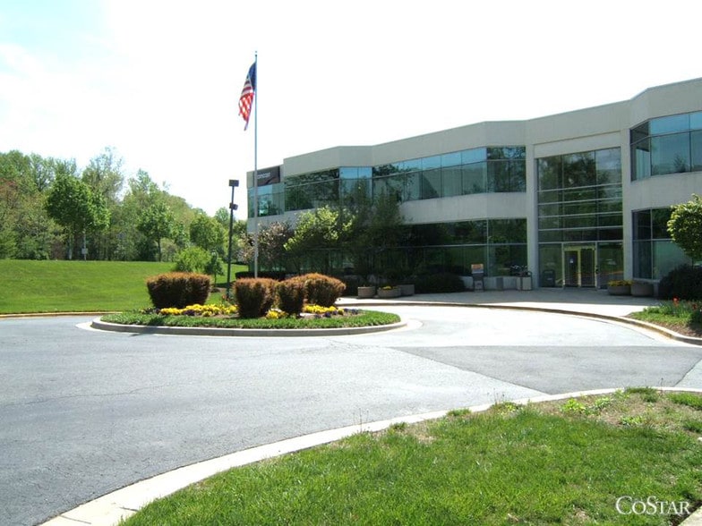 9315 Largo Dr W, Upper Marlboro, MD for lease - Building Photo - Image 1 of 5