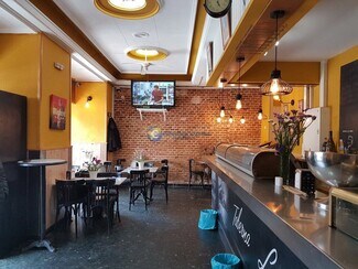 Plus de détails pour Multi-résidentiel à vendre