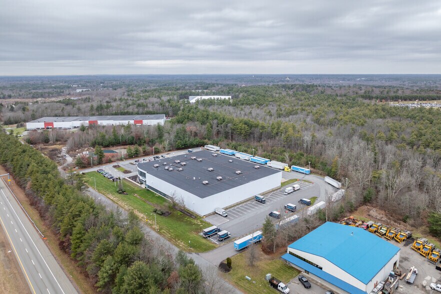 350 Revolutionary Dr, Taunton, MA à louer - Aérien - Image 2 de 4