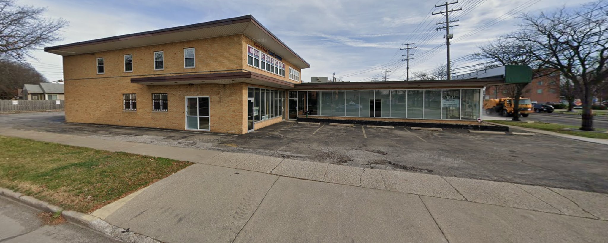 6686-6690 Pearl Rd, Parma Heights, OH à louer Photo du bâtiment- Image 1 de 1