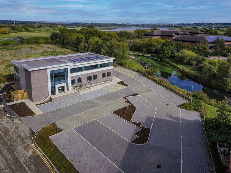 Waterside Way, Northampton à louer - Photo du bâtiment - Image 3 de 7