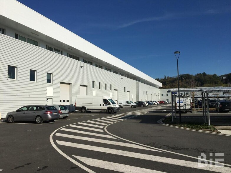 Flex in Floirac for lease - Building Photo - Image 2 of 15