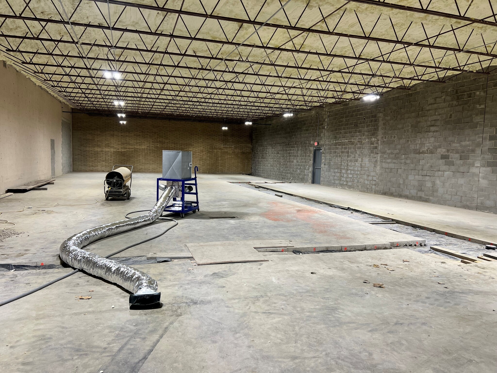 7992 Oh-366, Russells Point, OH for lease Interior Photo- Image 1 of 17