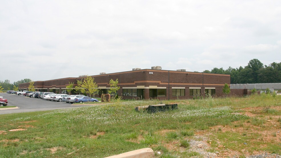 513 Progress Dr, Linthicum, MD à louer - Photo du bâtiment - Image 3 de 29