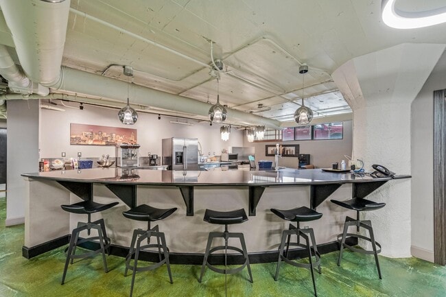 Plus de détails pour 2000 Arapahoe St, Denver, CO - Bureau à louer