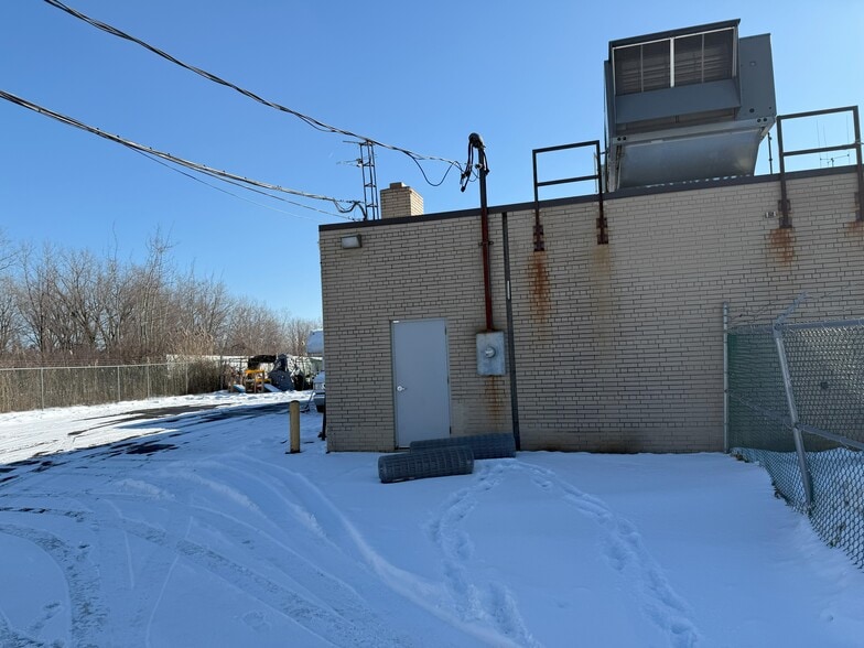 1801 Elyria Ave, Lorain, OH for sale - Building Photo - Image 3 of 6