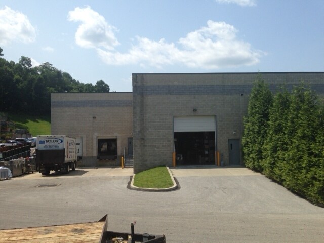 230 Three Tun Rd, Malvern, PA à louer - Photo du bâtiment - Image 2 de 19