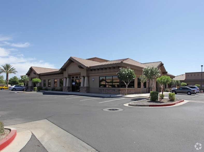 3170 S Gilbert Rd, Chandler, AZ for lease - Building Photo - Image 2 of 13