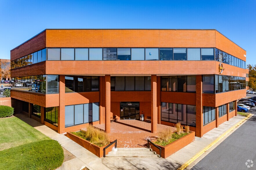 15235 Shady Grove Rd, Rockville, MD à louer - Photo du bâtiment - Image 1 de 5