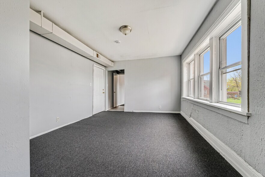2214 W Hopkins St, Milwaukee, WI à vendre - Photo intérieure - Image 2 de 11