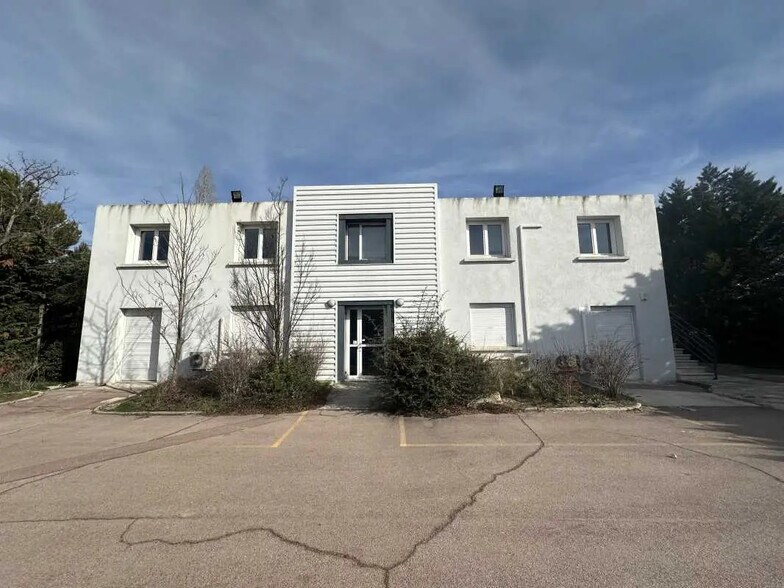 Bureau dans Aix-en-Provence à louer - Photo du bâtiment - Image 1 de 16