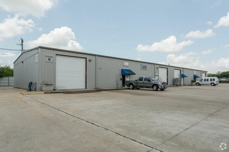 12112 Almeda Rd, Houston, TX à louer - Photo du bâtiment - Image 1 de 3