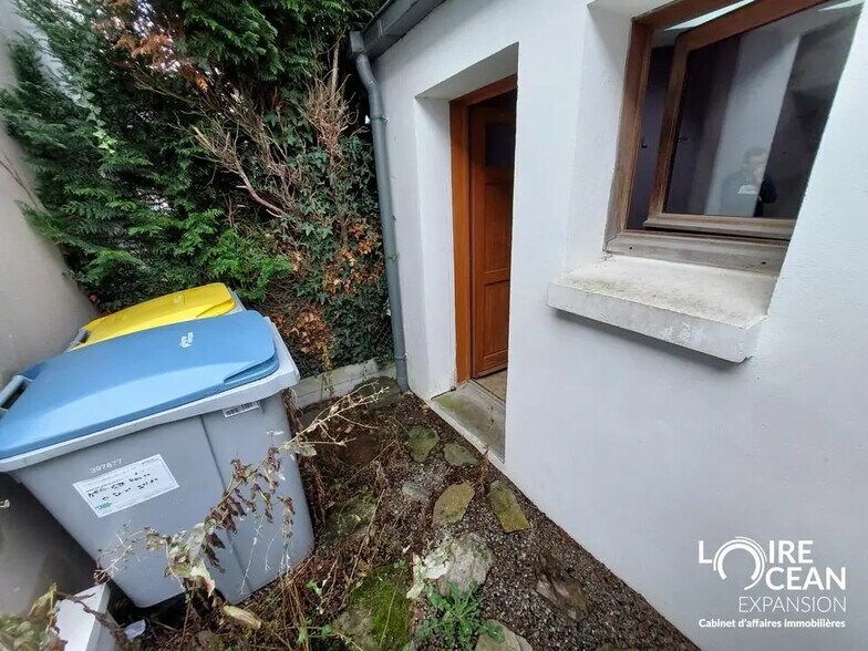 Commerce de détail dans Nantes à louer - Photo du bâtiment - Image 2 de 5