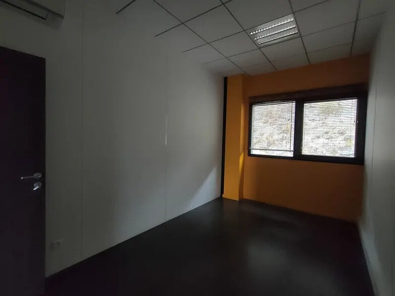 Bureau dans Saint-Jean à louer - Photo intérieure - Image 2 de 9