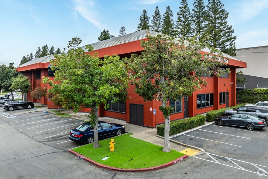 1995 Zinfandel Dr, Rancho Cordova, CA for lease - Building Photo - Image 2 of 4