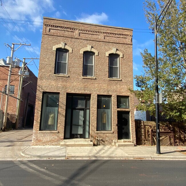 Plus de détails pour 2210 S Halsted St, Chicago, IL - Commerce de détail à vendre