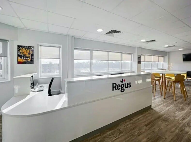 King St, Wigan for lease - Interior Photo - Image 3 of 11