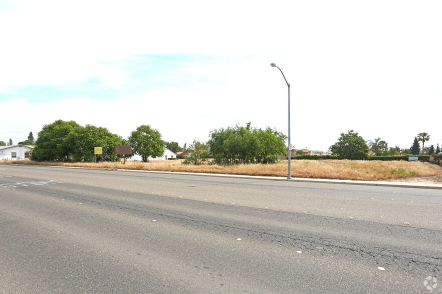 1298 Shaffer Rd, Atwater, CA for sale - Building Photo - Image 2 of 11
