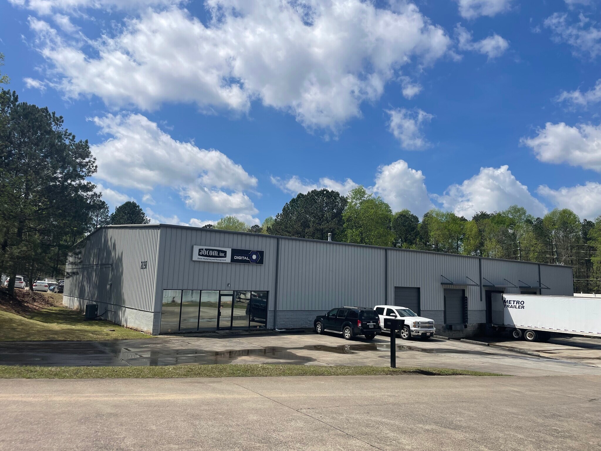 2050 Airport Industrial Park Dr, Marietta, GA for lease Primary Photo- Image 1 of 4