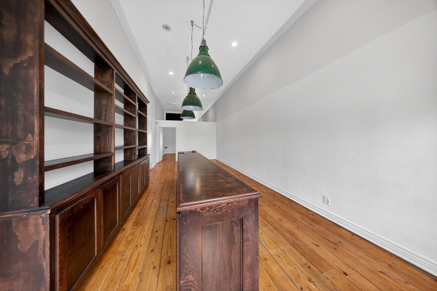 7013 Reseda Blvd, Reseda, CA for lease - Building Photo - Image 3 of 8