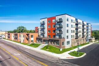 Plus de détails pour 125 Scott St N, Shakopee, MN - Commerce de détail à louer