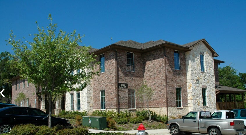 2340 Justin Rd, Highland Village, TX à louer - Photo du bâtiment - Image 2 de 6