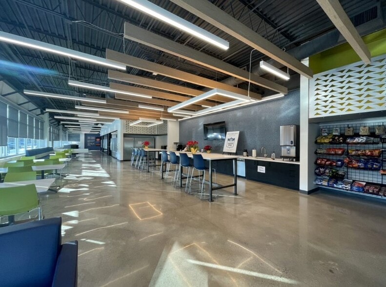 Novi Research Park portfolio of 2 properties for sale on LoopNet.ca - Interior Photo - Image 2 of 8