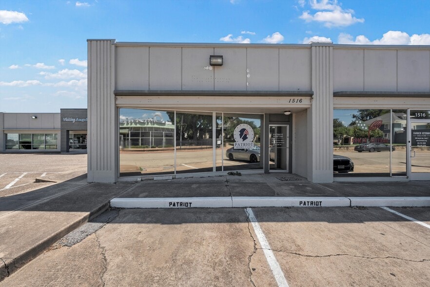1516 Austin Ave, Waco, TX for lease - Building Photo - Image 1 of 6