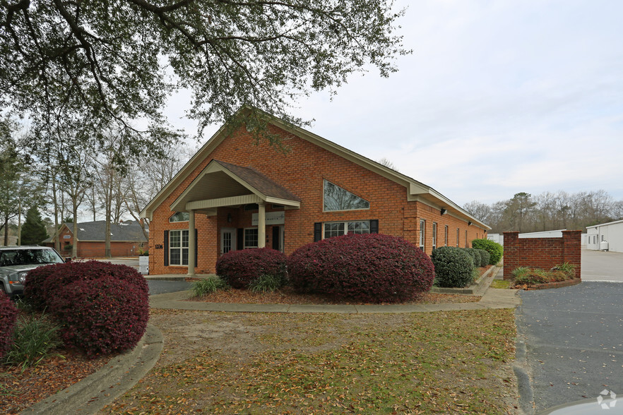 1236 Wilson Hall Rd, Sumter, SC à louer - Photo du bâtiment - Image 2 de 3