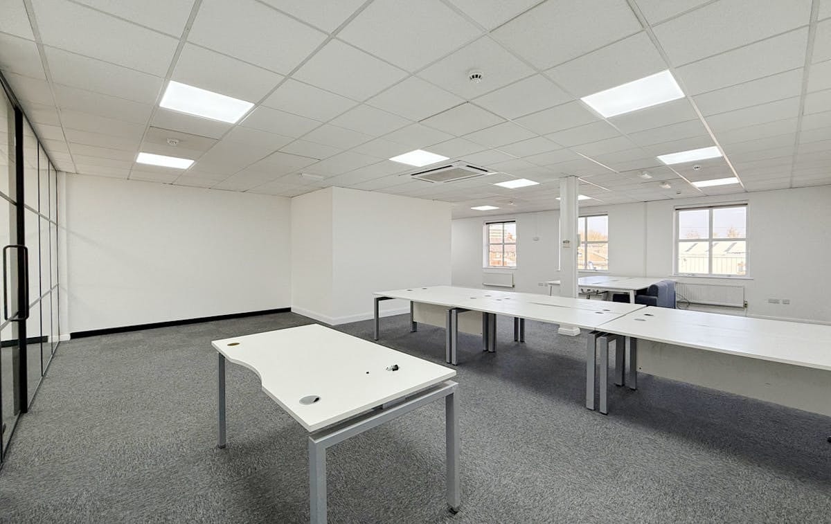 Moss Ln, Altrincham for lease Interior Photo- Image 1 of 9