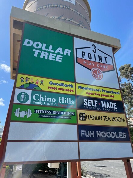 2545-2593 Chino Hills Pky, Chino Hills, CA à louer - Photo du bâtiment - Image 3 de 7