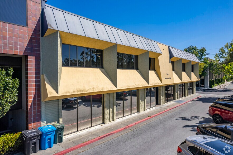 770 Menlo Ave, Menlo Park, CA à louer - Photo du bâtiment - Image 2 de 4
