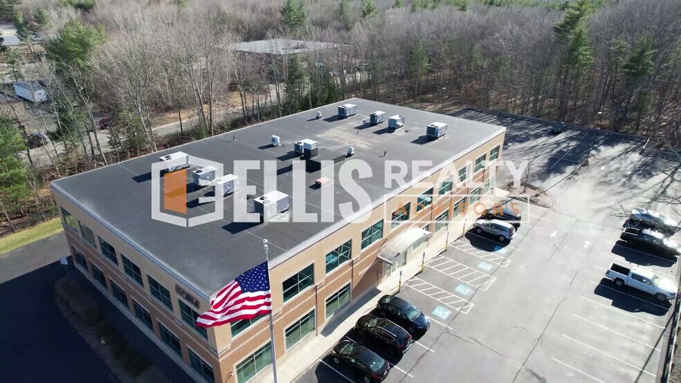 302 Weymouth St, Rockland, MA à louer - Vidéo sur l’inscription commerciale - Image 2 de 17