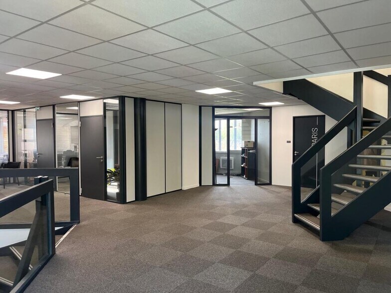 Bureau dans VILLENEUVE-D'ASCQ à louer - Photo du bâtiment - Image 2 de 7
