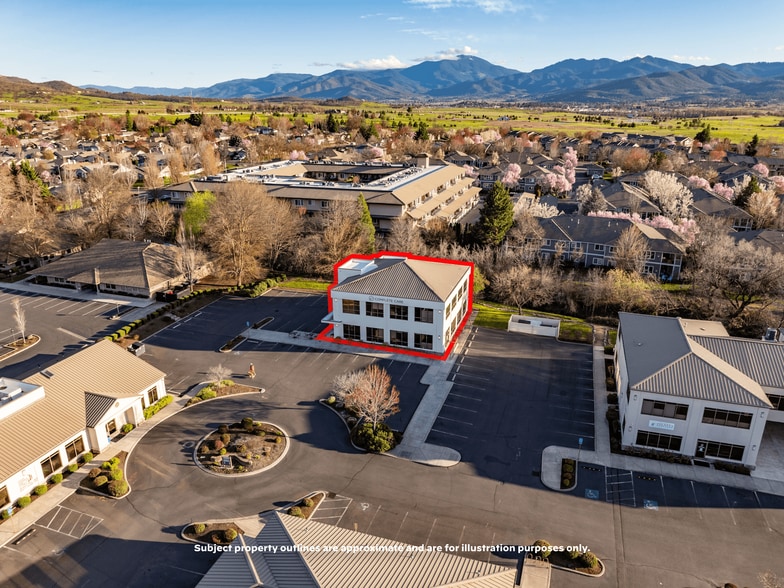 3156 State St, Medford, OR à vendre - Photo du bâtiment - Image 1 de 96