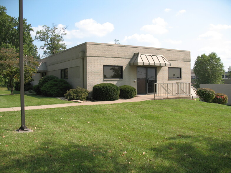 145 S Mount Auburn Rd, Cape Girardeau, MO for sale - Building Photo - Image 1 of 1