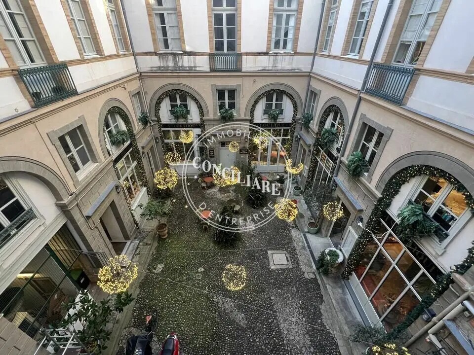 9 Rue Saint Antoine Du T, Toulouse à louer Photo du bâtiment- Image 1 de 4