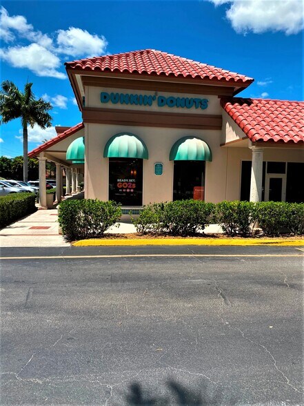 13841 Wellington Trace, Wellington, FL à louer - Photo du bâtiment - Image 3 de 15