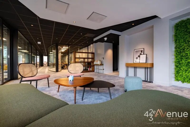Office in Saint-Étienne for lease Lobby- Image 1 of 11