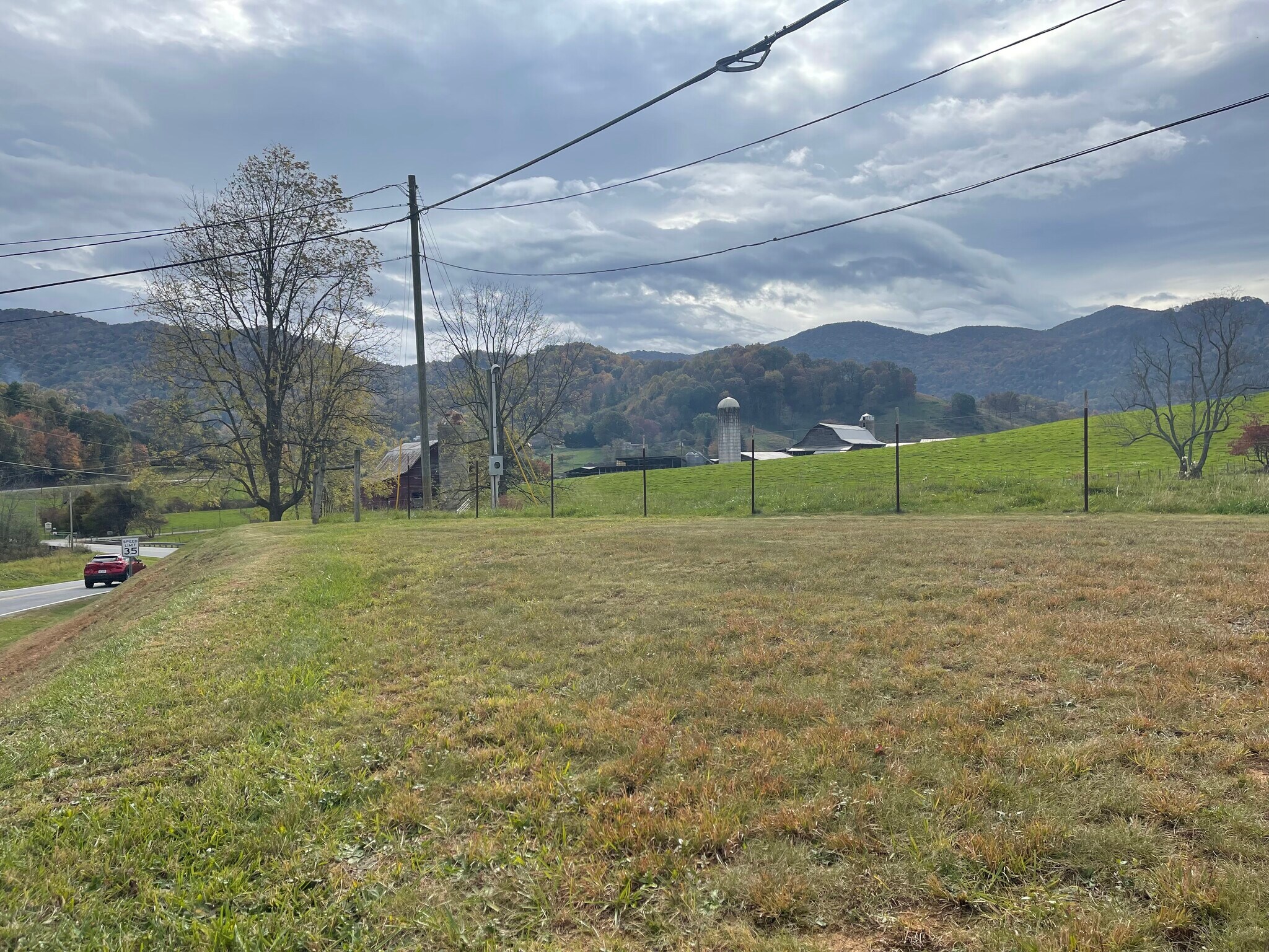 40 Ratcliff Cove Rd, Waynesville, NC à vendre Photo principale- Image 1 de 12