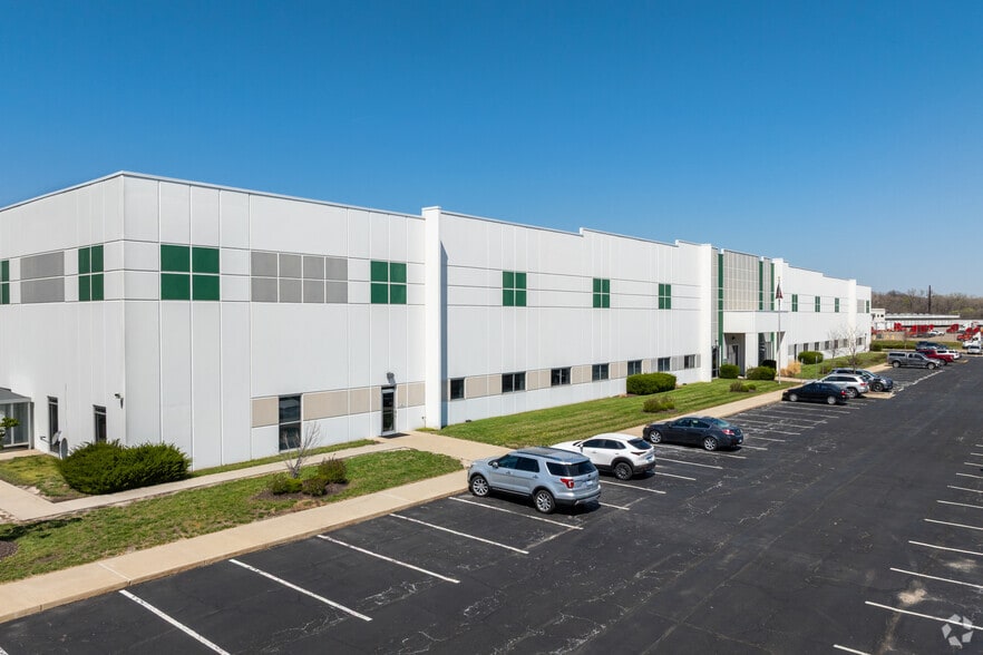 2552 S 98th St, Edwardsville, KS for lease - Primary Photo - Image 2 of 4