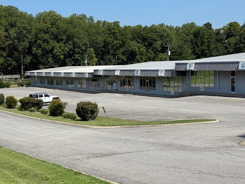 1010-1038 Stearman Dr, Millersville, TN for lease - Building Photo - Image 3 of 10